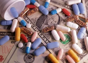 Pharmaceutical industry lobbies Trump to ease drug tariffs