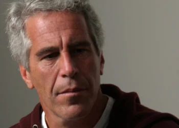 Epstein nutzte die Lässigkeit des Florida-Gefängnisses aus, um die Ausbeutung von Frauen fortzusetzen