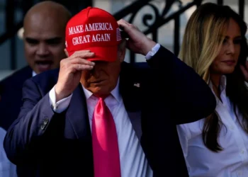 Wie hat Donald Trump die Tradition der Nichteinmischung im Ausland aufgegeben?