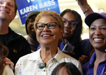 Karen Bass zieht in das November-Runoff ein – Wendepunkt für die Bürgermeisterwahl von Los Angeles