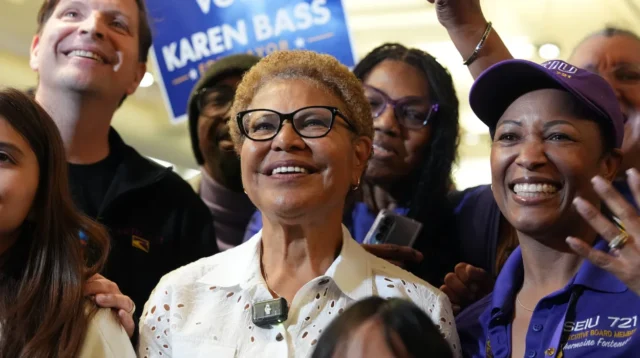 Karen Bass zieht in das November-Runoff ein – Wendepunkt für die Bürgermeisterwahl von Los Angeles