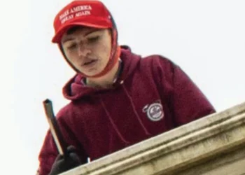 Le Pentagone Nomme un Émeutier de 19 Ans du 6 Janvier à un Rôle Sensible de Counter-Terrorisme