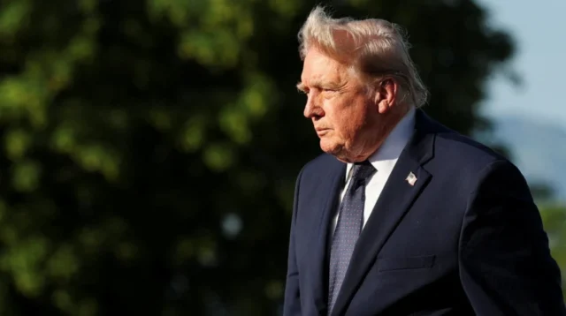 Trump drängt US-Firmen zur Stärkung der Waffenproduktion angesichts globaler Spannungen