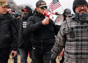 Trump ernannter Richter weist Jan.-6-Verschwörungsfall gegen die Proud Boys ab