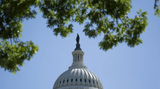 US-Repräsentantenhaus-Iran-Resolution tadelt Trump und herausfordert Kriegsbefugnisse
